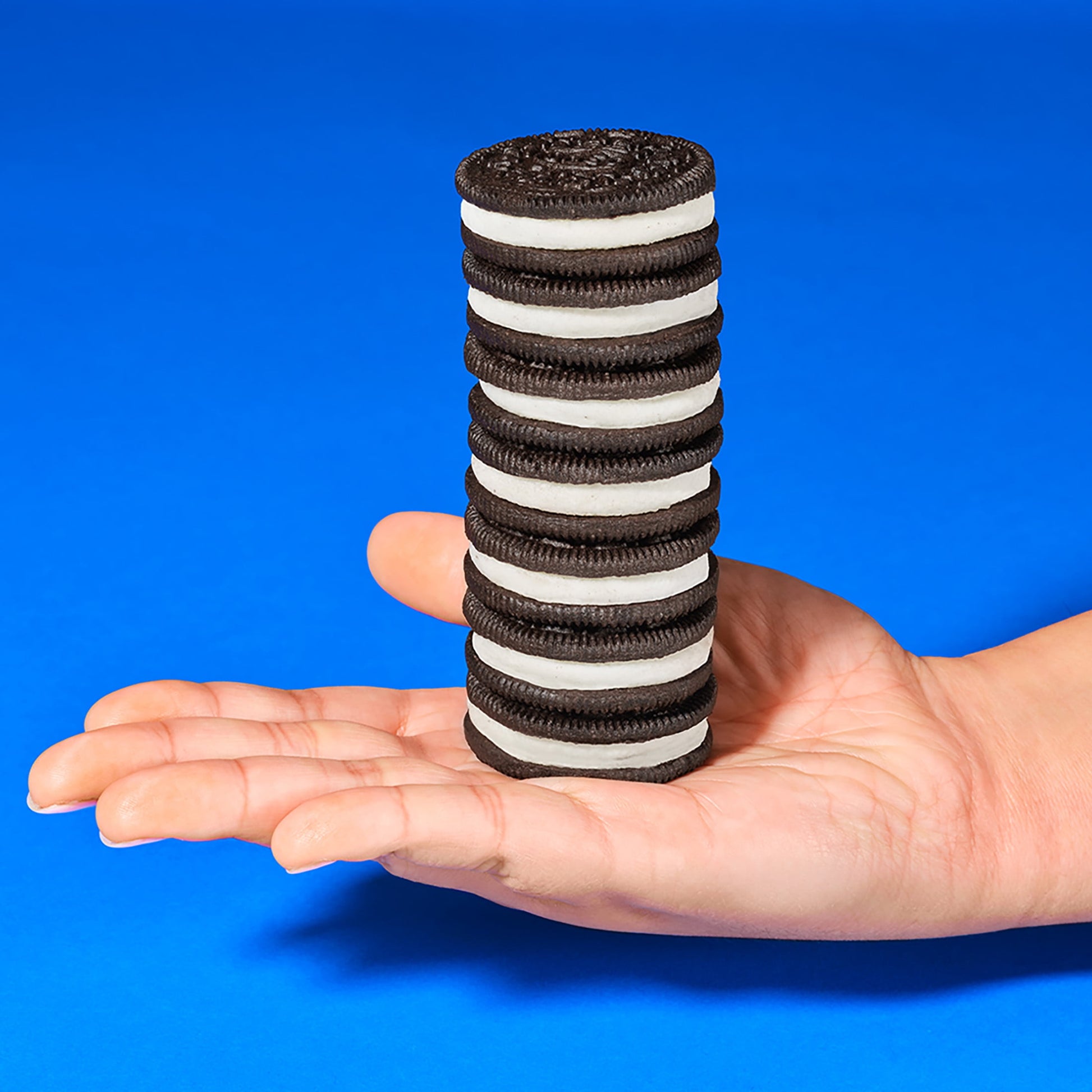 OREO Thins Galletas Sándwich de Chocolate con Crema de Menta, Tamaño Familiar, 11.78 oz