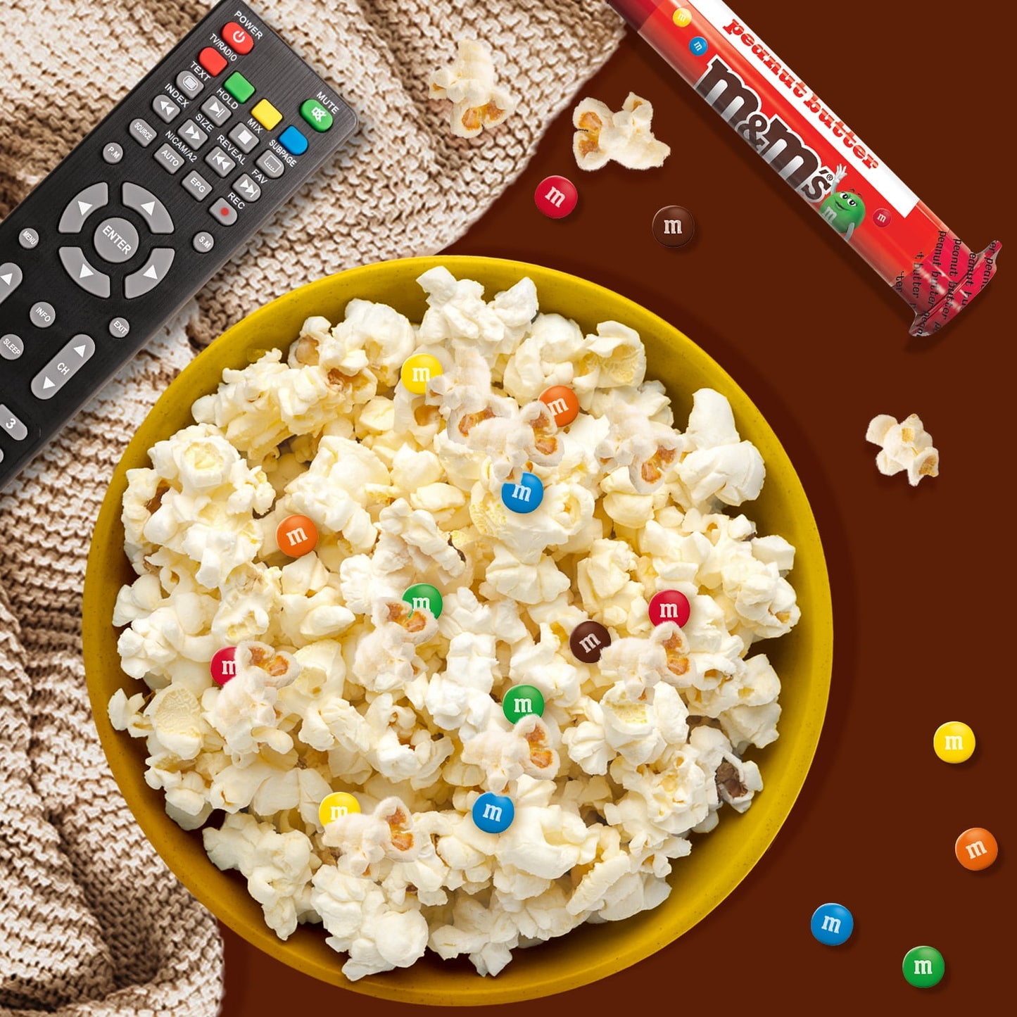 M&M's Caramelo de Chocolate con Leche y Mantequilla de Maní Minis - Megatubo de 1,74 oz (el Embalaje Puede Variar)